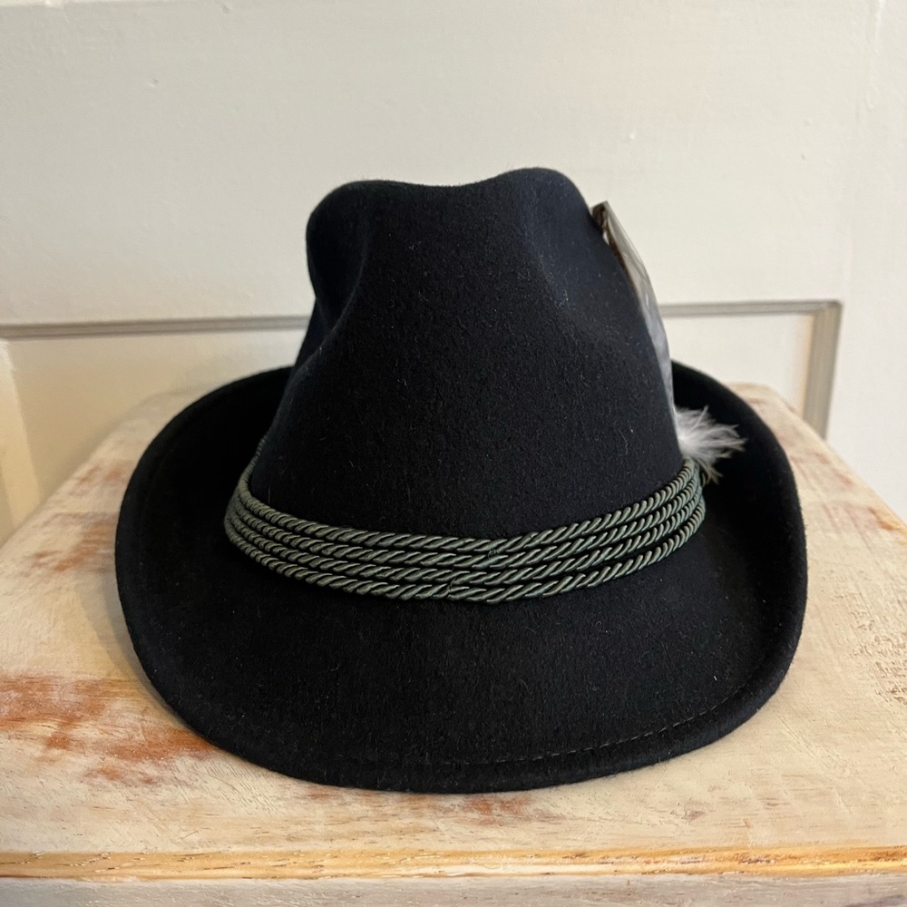 Traditional Felt Hat with Feather